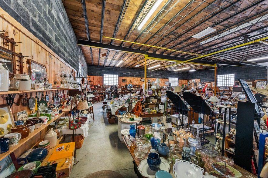 More Photos Of 46 Wight St, Berlin Warehouse For Sale