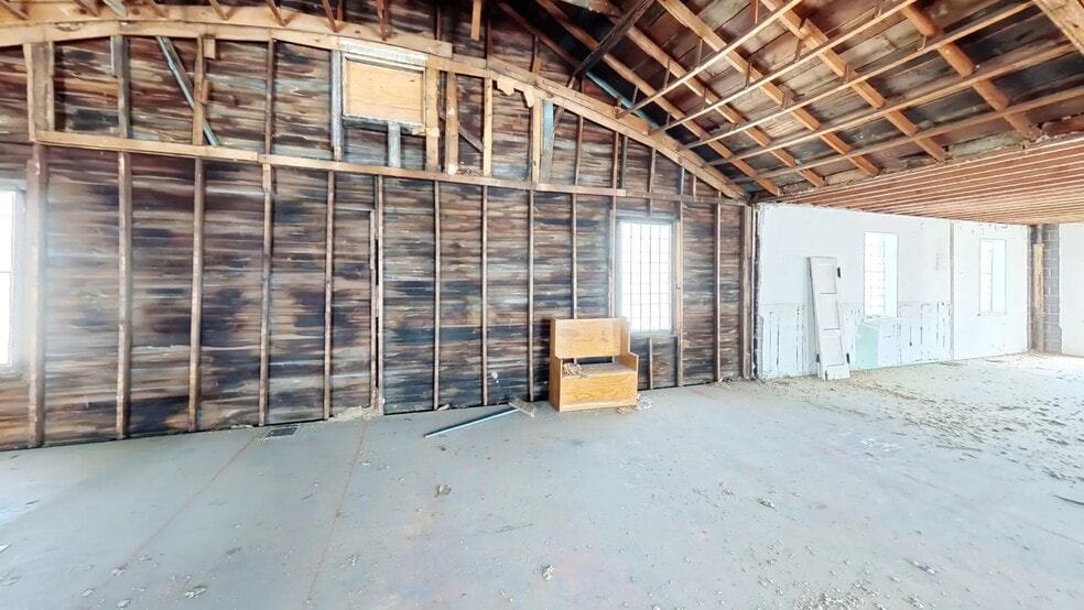 More Photos Of 16 Gordon Ave, Hamilton Specialty For Sale