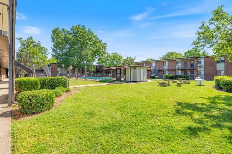 More Photos Of , Nashville Multifamily For Sale