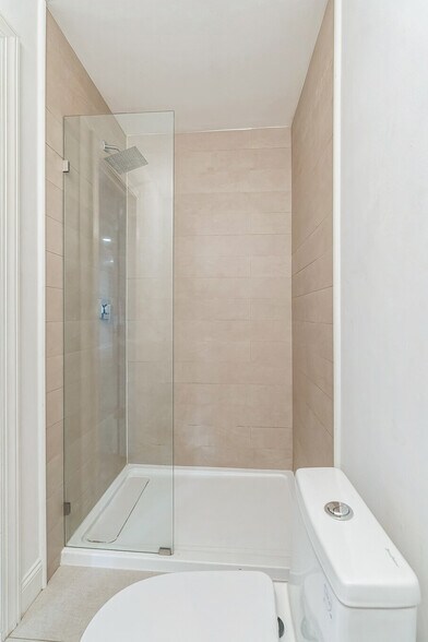 More Photos Of 1835 W 4th St, Wilmington Restaurant For Sale