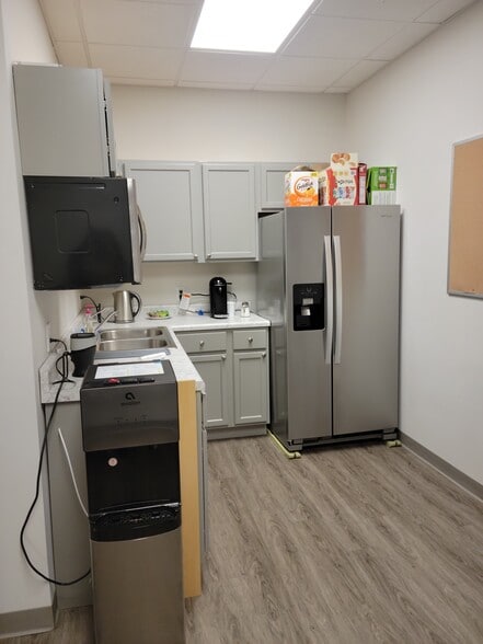 More Photos Of 16 N Greenbush Rd, Troy Freestanding For Lease