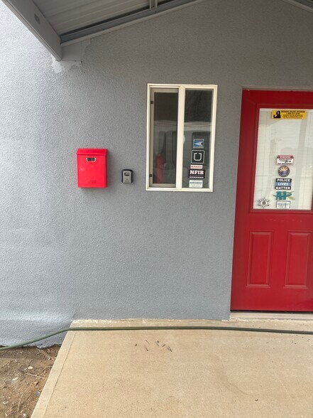 More Photos Of 3890 Sunshine Dr, Kingman Self Storage For Lease