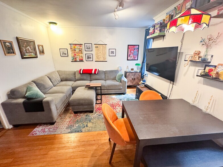 More Photos Of 2811 Ditmars Blvd, Astoria Storefront Retail Residential For Sale