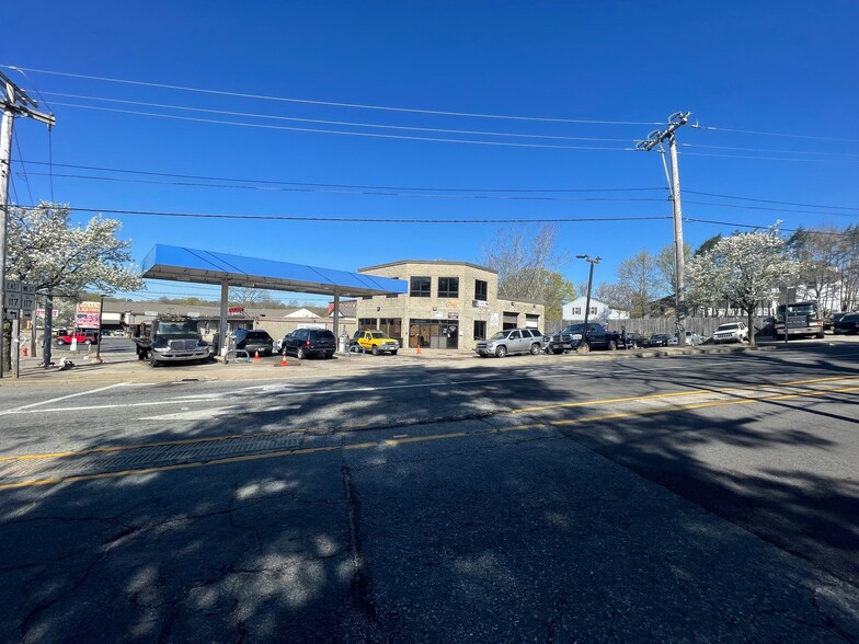 Primary Photo Of 94 W Warwick Ave, West Warwick Auto Repair For Lease