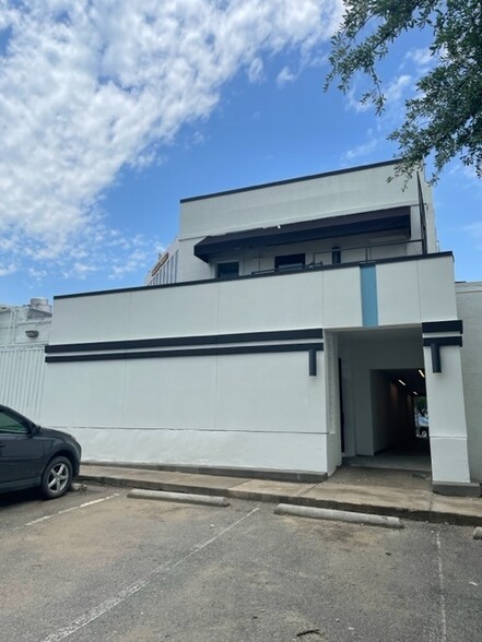 Primary Photo Of 6334 Gaston Ave, Dallas Office For Lease