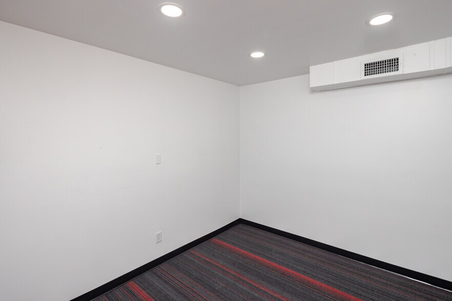 More Photos Of 1851 Commander Dr, Lake Havasu City Freestanding For Lease