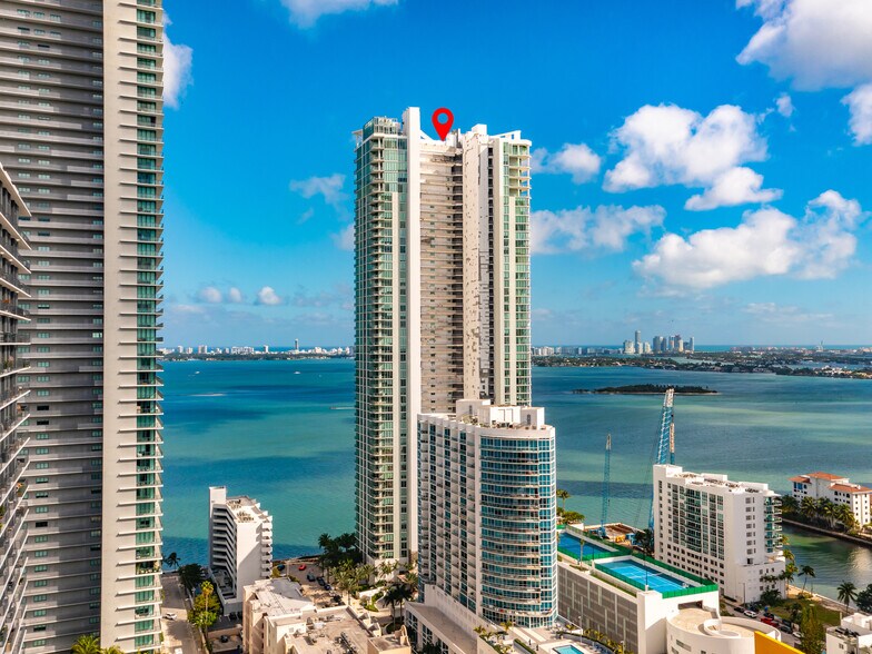 More Photos Of 2955 NE 7th Ave, Miami Storefront Retail Office For Sale