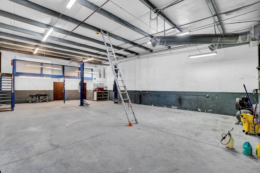 More Photos Of 707 Canyon Rd, Boulder City Warehouse For Sale