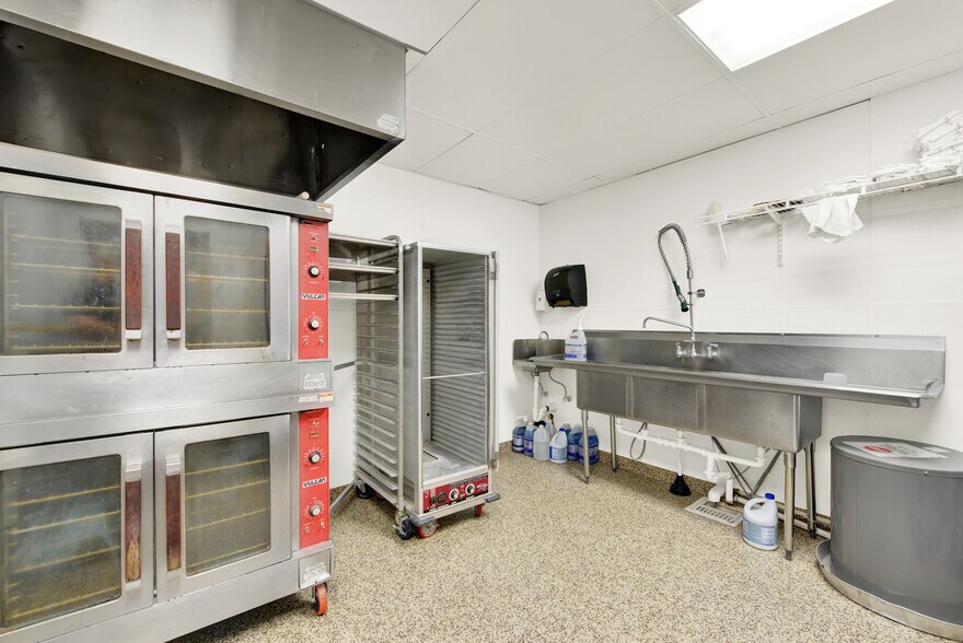 More Photos Of 830 Main St, Red Bluff Freestanding For Sale