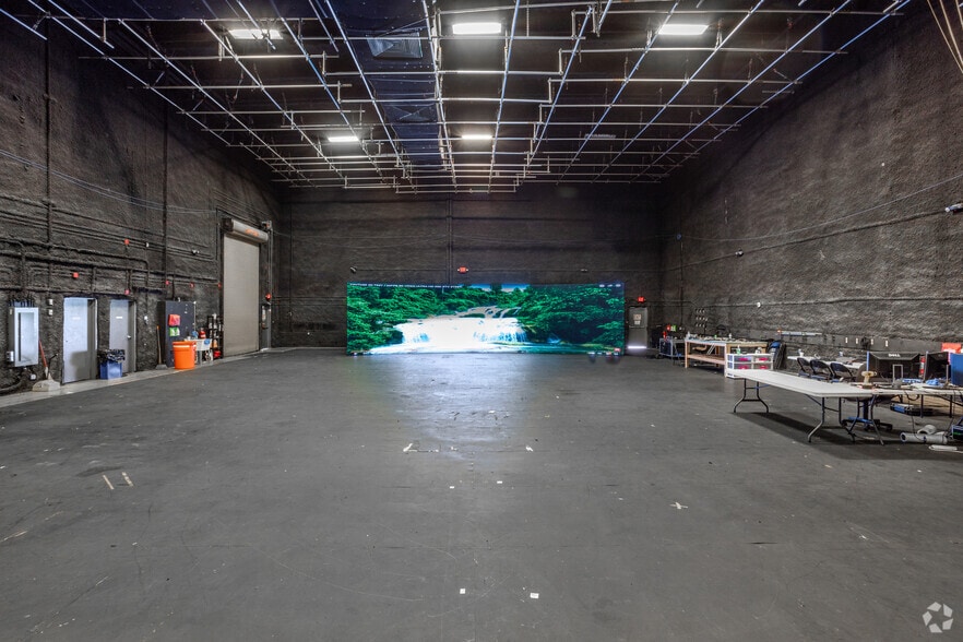 More Photos Of 3350 Greenbriar Pky SW, Atlanta Movie Radio TVStudio For Lease