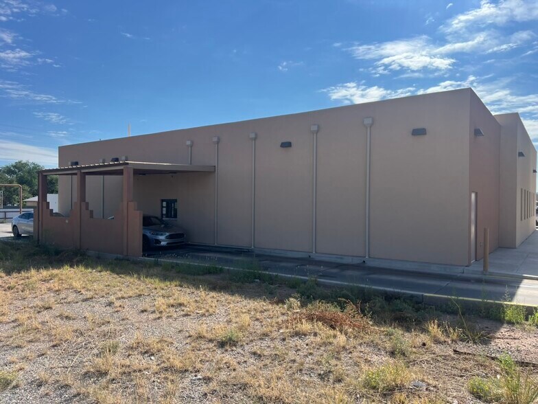 More Photos Of 820 E Santa Fe Ave, Grants Restaurant For Sale