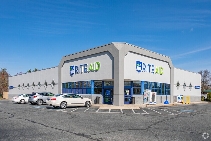 Primary Photo Of 1580 S Dupont Hwy, Dover General Retail For Sale