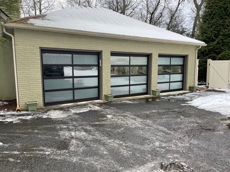 More Photos Of Quakerbridge Road, Hamilton Garden Center For Sale