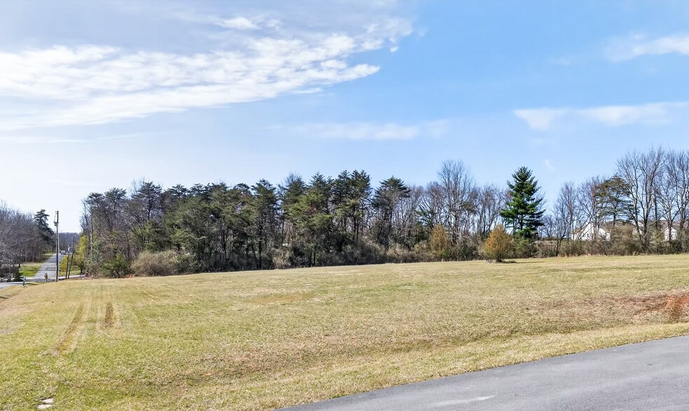 More Photos Of 997 Woodlands Cir, Crossville Land For Sale