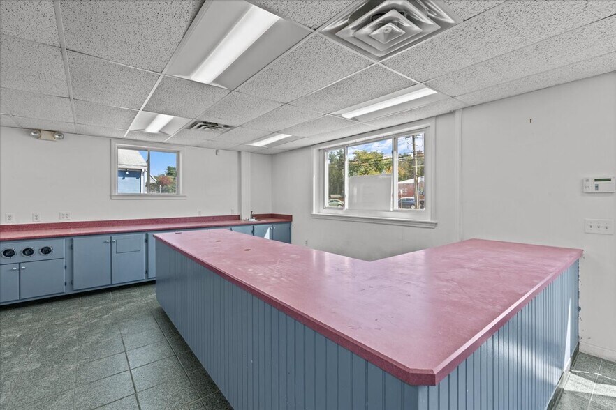 More Photos Of 171-173 Shaker Rd, East Longmeadow General Retail For Sale