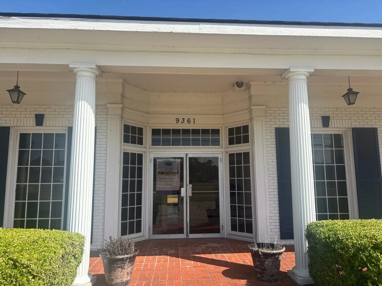 More Photos Of 9361 Mansfield Rd, Shreveport Office For Lease