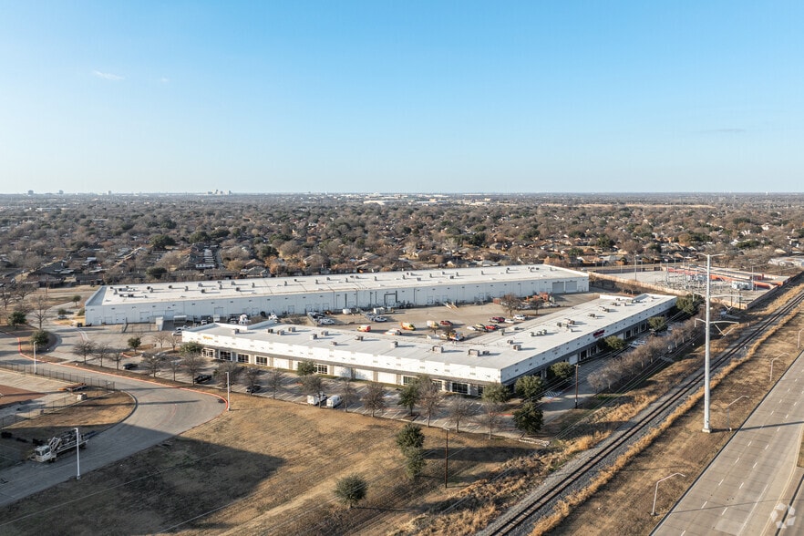 More Photos Of 2360 Crist Rd, Garland Light Distribution For Lease