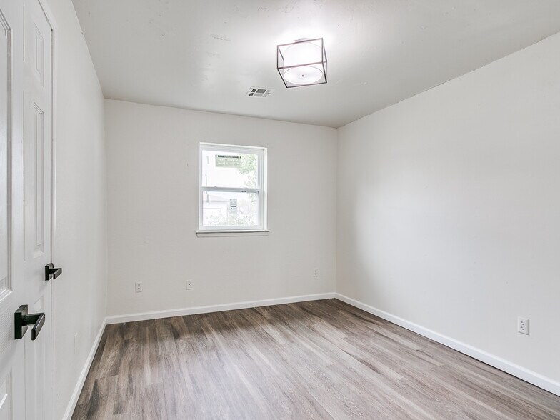 More Photos Of 3304 SW 40th St, Oklahoma City Apartments For Sale