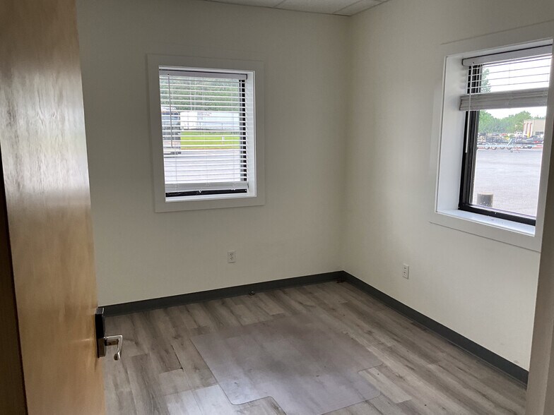 More Photos Of 804 Harmony Rd, Eatonton Showroom For Sale