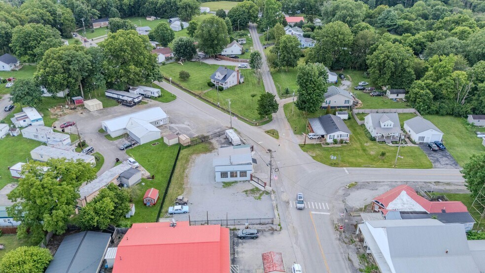 More Photos Of 311 Main St, Paris Land For Lease