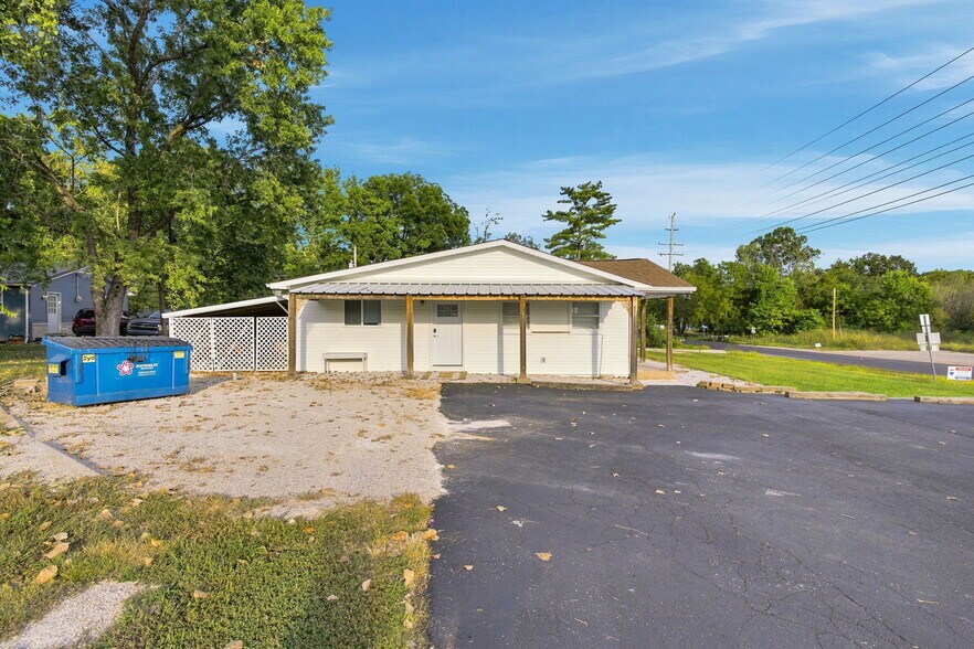 More Photos Of 3741 State Rte 30 Hwy, Lonedell Multifamily For Sale