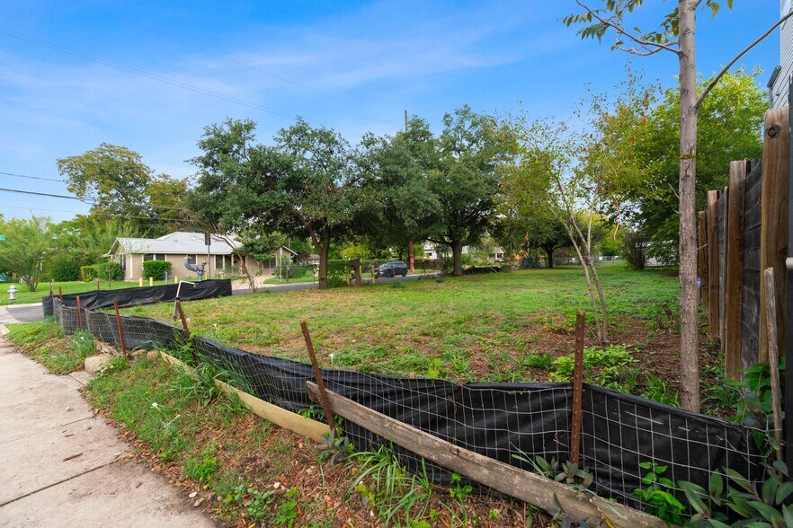 More Photos Of 1800 E Martin Luther King Jr Blvd, Austin Land For Sale
