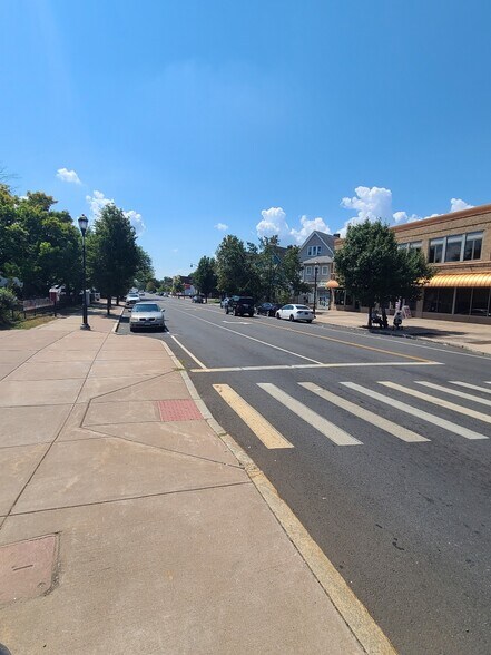 More Photos Of 641-651 Maple Ave, Hartford Office For Lease