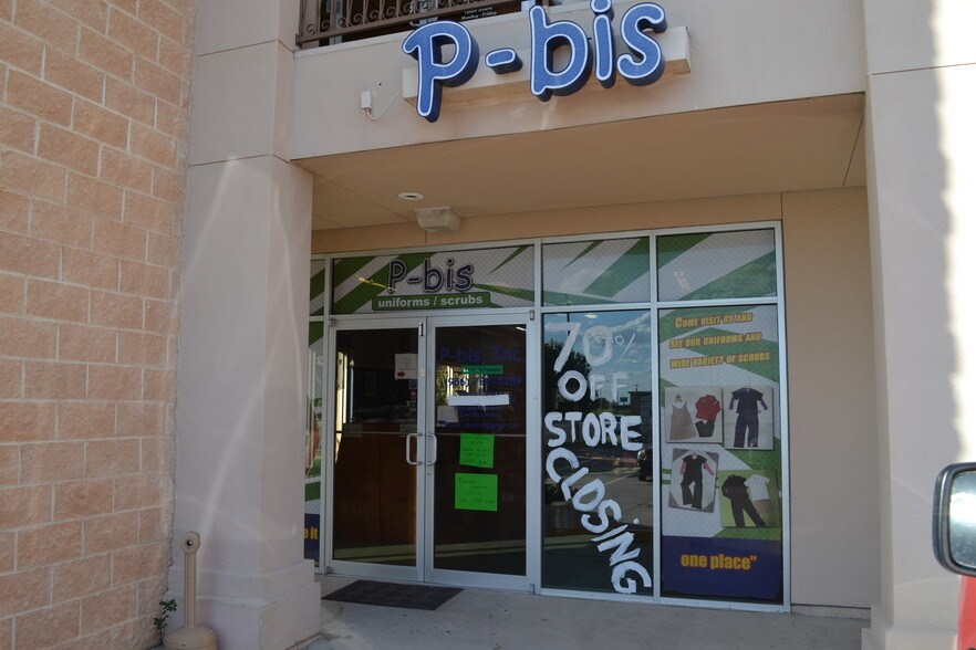 More Photos Of 8917 Molly, Laredo Office For Sale