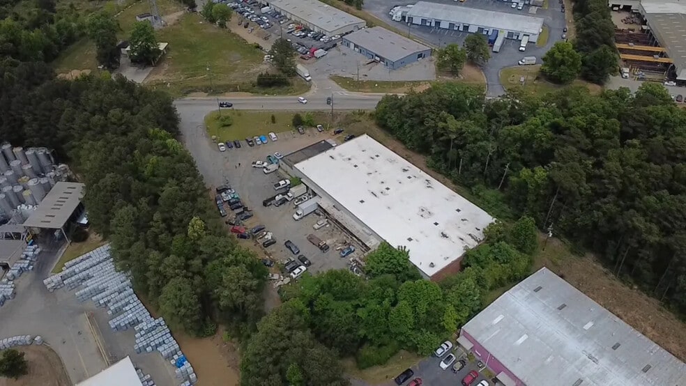 More Photos Of 2435 Stone Mountain Lithonia Rd, Lithonia Warehouse For Lease
