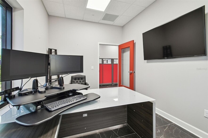 More Photos Of 13908 Monroes Business Park, Tampa Office Residential For Sale