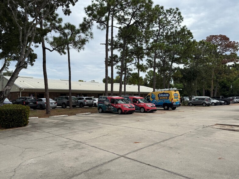More Photos Of 17341 Alico Center Rd, Fort Myers Warehouse For Lease