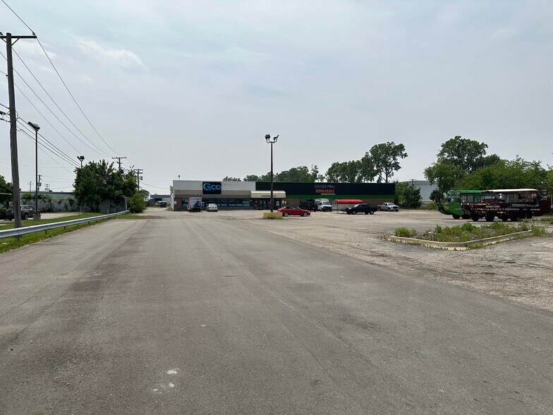 More Photos Of 19100 15 Mile Rd, Clinton Township Storefront For Sale