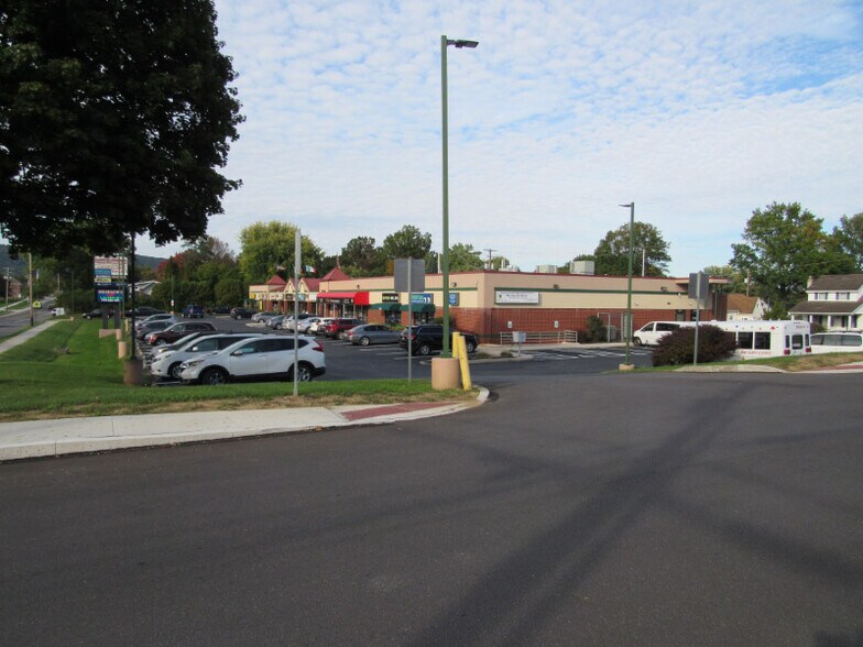More Photos Of 1001A N Mountain Rd, Harrisburg Storefront Retail Office For Lease