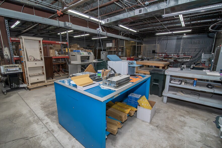 More Photos Of 245 Grandview Ave, Bellevue Light Distribution For Lease