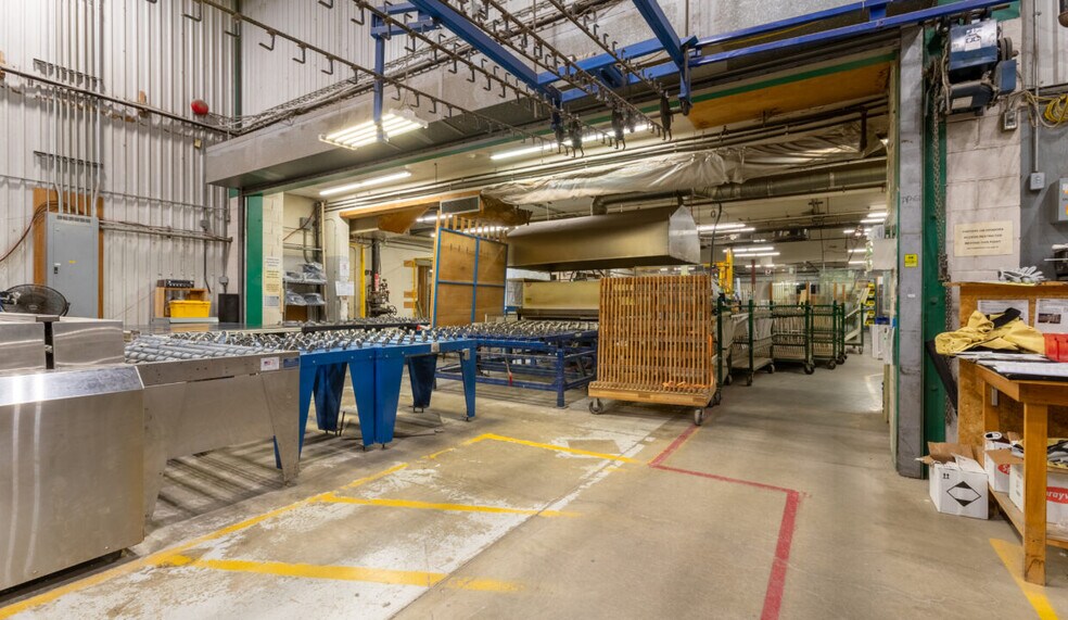 More Photos Of 888 Guelph St, Kitchener Manufacturing For Lease