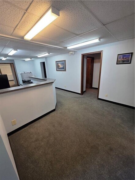 More Photos Of 6303 King Hill Ave, Saint Joseph Office For Sale