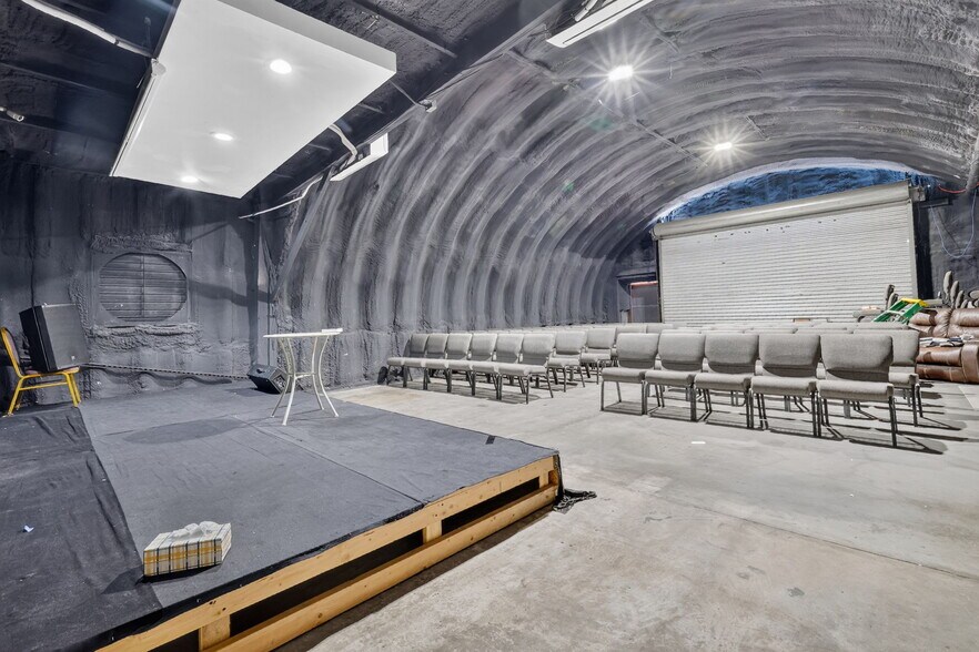 More Photos Of 3319 13th St, Saint Cloud Warehouse For Sale