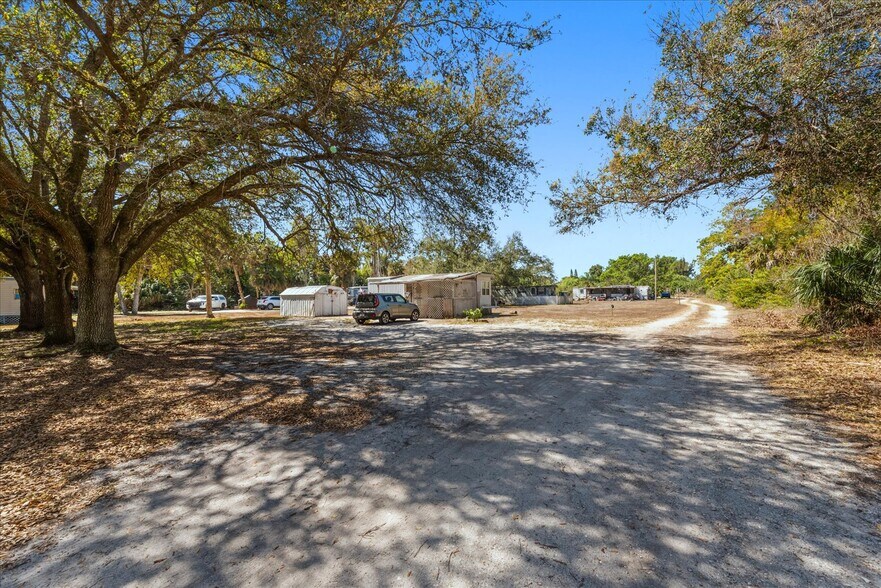 More Photos Of 380 San Jose St, North Fort Myers Manufactured Housing Mobile Home Park For Sale