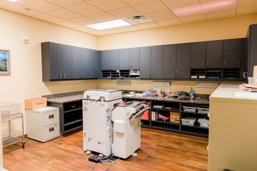 More Photos Of 5110 Edison Ave, Colorado Springs Office For Lease