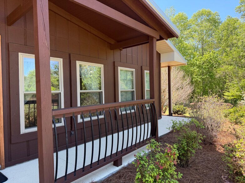 More Photos Of 4950 S County Road 20, Ozark Freestanding For Sale