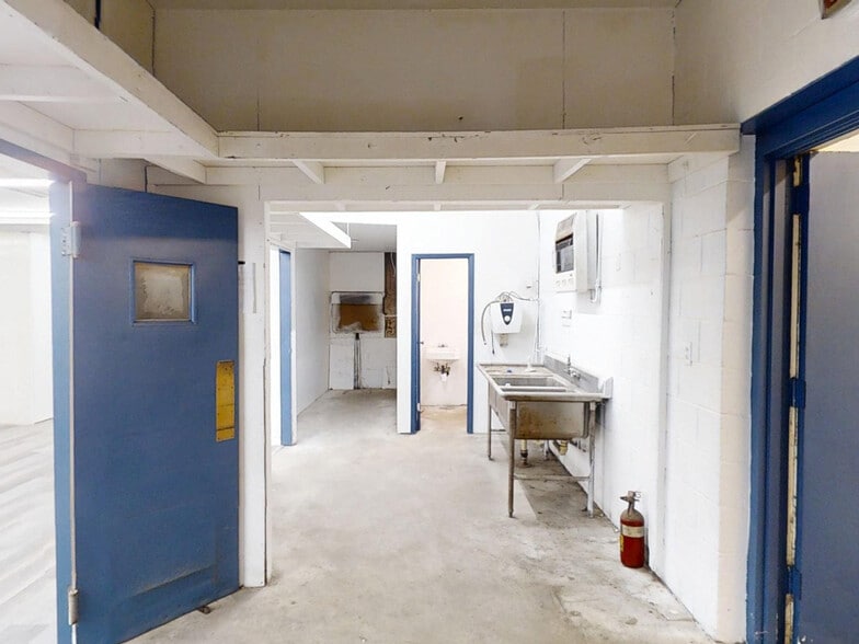 More Photos Of 110 Railroad St, Cambridge Springs Freestanding For Sale