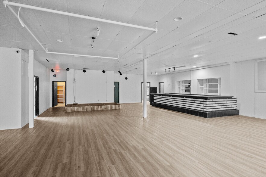 More Photos Of 2118-2158 Lancaster Dr NE, Salem Unknown For Lease