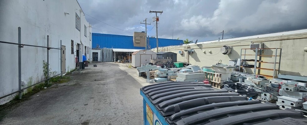 More Photos Of 7345 SW 41st St, Miami Warehouse For Sale
