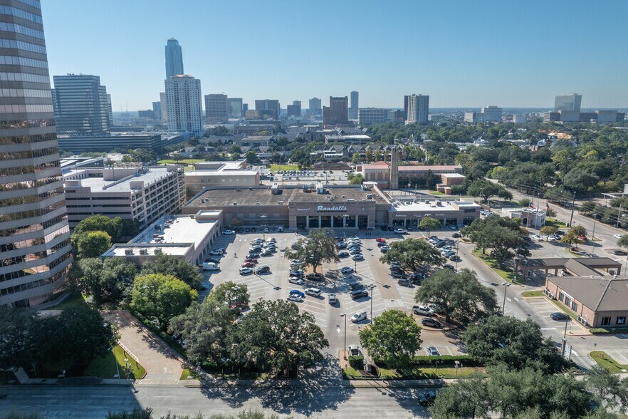 More Photos Of 5161 San Felipe St, Houston Unknown For Lease