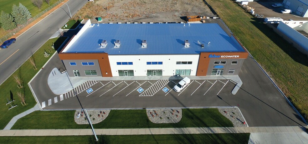 More Photos Of 3233 30 St N, Lethbridge Warehouse For Lease