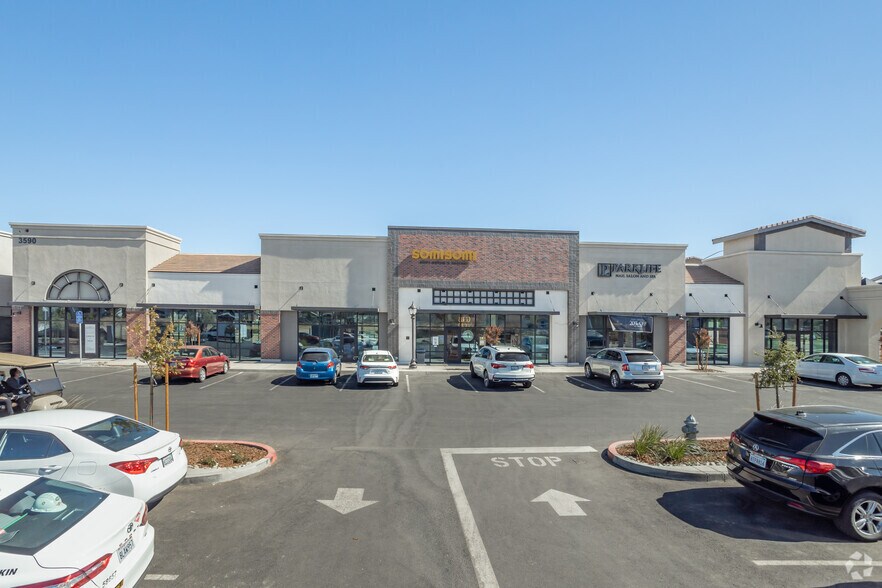 More Photos Of 3680 Crocker Dr, Sacramento Unknown For Lease