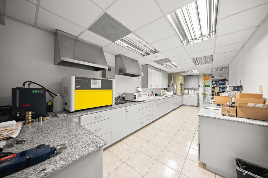 More Photos Of 7680 Matoaka Rd, Sarasota Office For Sale