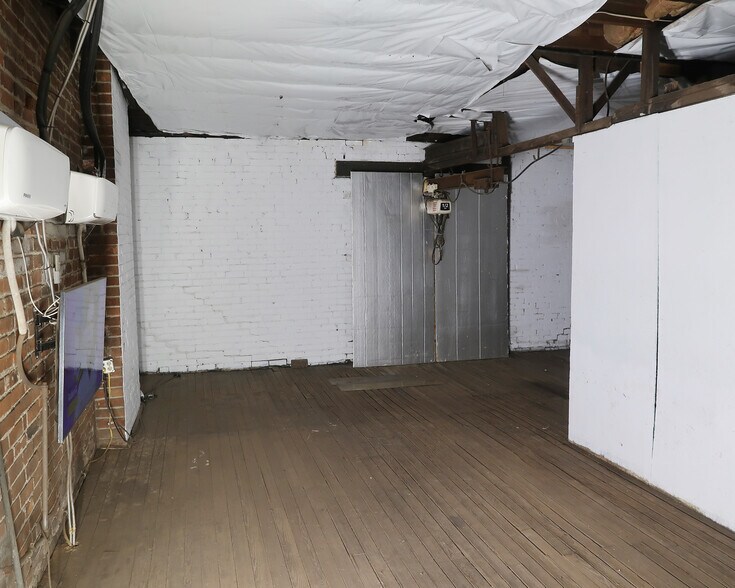 More Photos Of 411 Horace St, Cincinnati Light Manufacturing For Sale