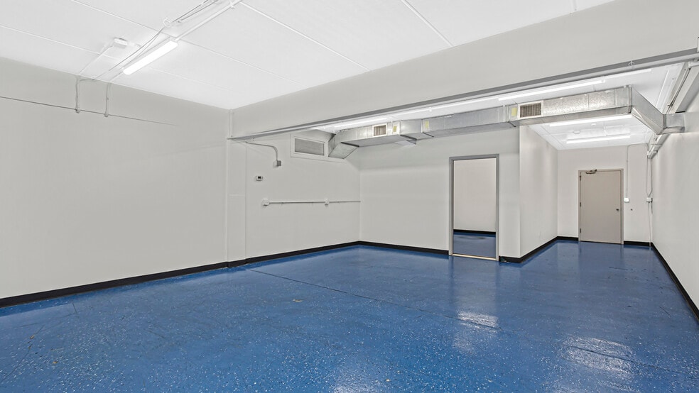 More Photos Of 1657 N Kostner Ave, Chicago Warehouse For Lease