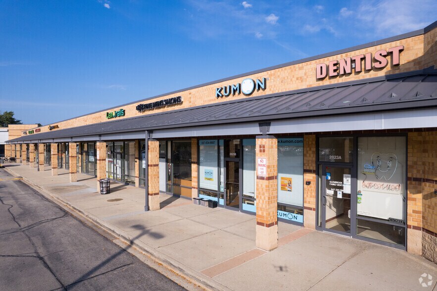 More Photos Of 2823-2863 Pfingsten Rd, Glenview General Retail For Lease